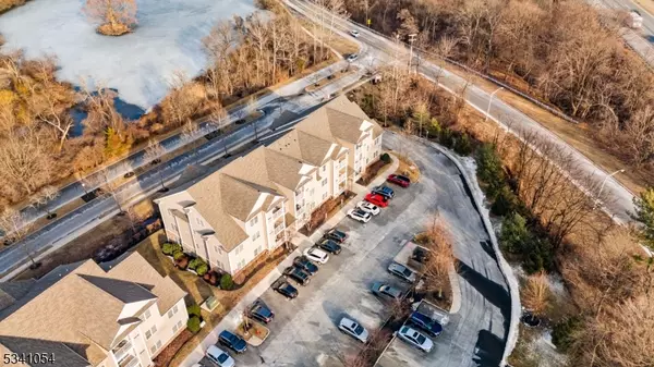 Clinton Town, NJ 08809,15 Park Drive #15