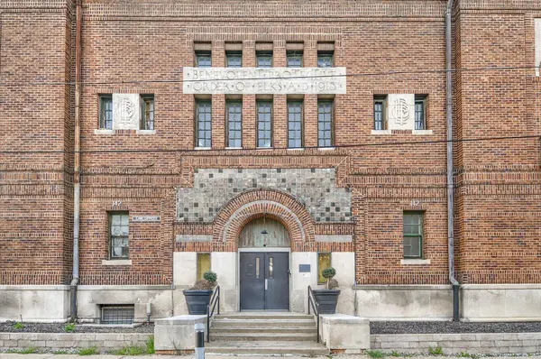 Flint, MI 48502,142 W 2nd ST