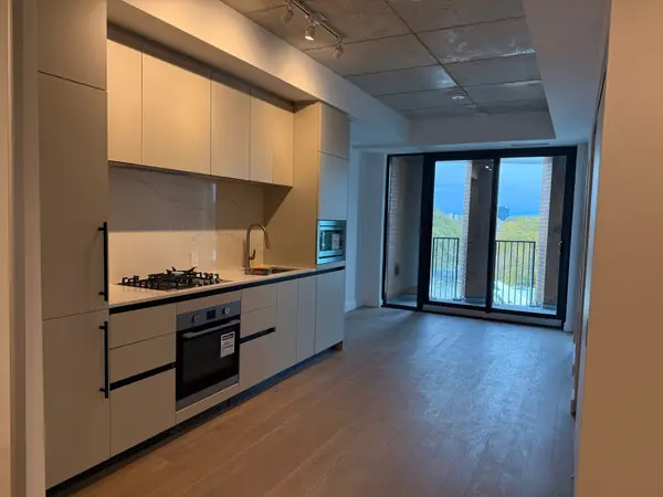 Toronto C10, ON M4G 3C4,1720 Bayview AVE #426