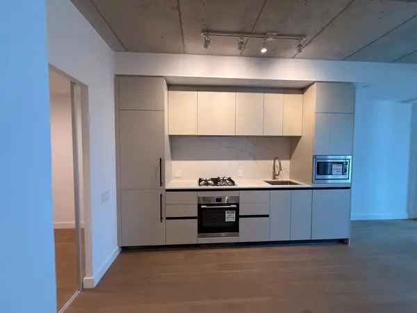 Toronto C10, ON M4G 3C4,1720 Bayview AVE #426