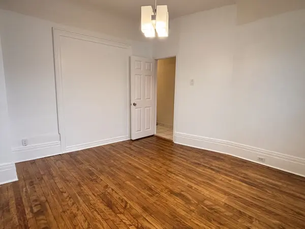 Toronto C01, ON M6H 3K9,768 Dufferin ST