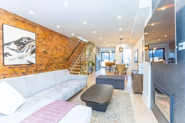 261 Howland AVE, Toronto C02, ON M5R 3B7