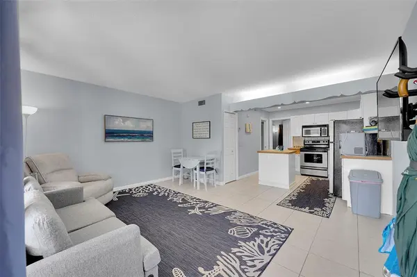 Lauderdale By The Sea, FL 33308,4627 Bougainvilla Dr #1A