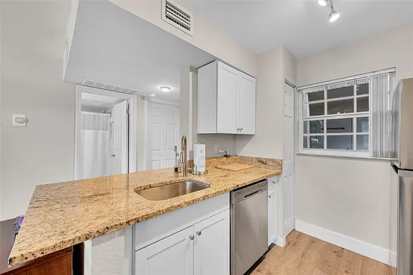 Oakland Park, FL 33309,2841 N Oakland Forest Dr #106