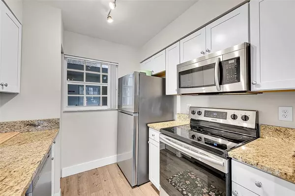 Oakland Park, FL 33309,2841 N Oakland Forest Dr #106