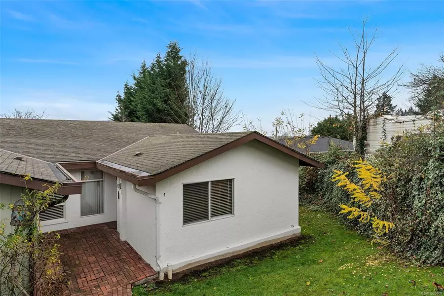 6172 Alington Rd #1, Duncan, BC V9L 2E9