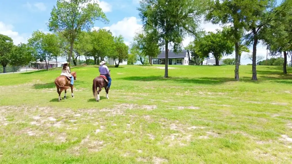 400 Timber Wild Drive, Weatherford, TX 76087