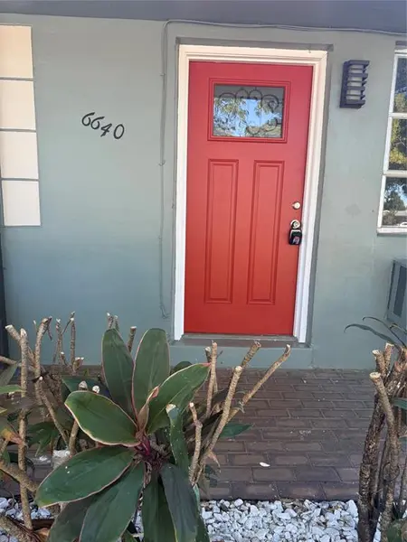 6640 SW 20th St, Pompano Beach, FL 33068