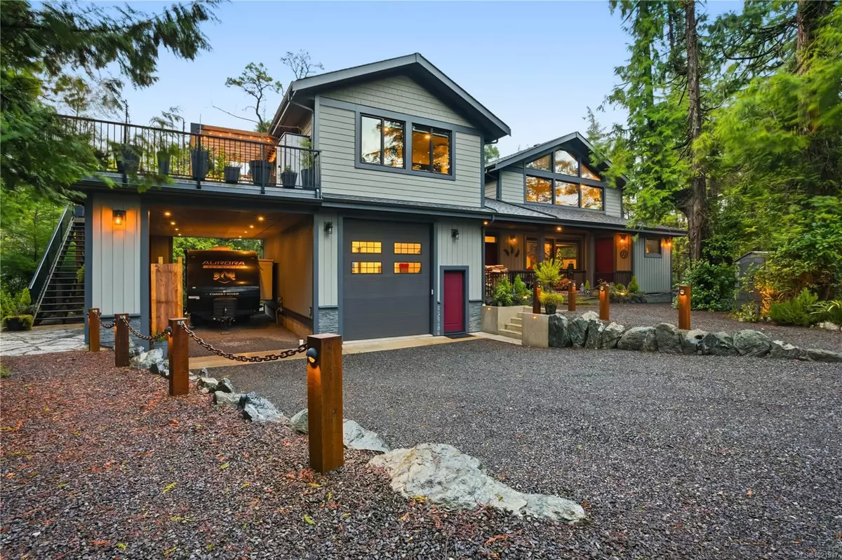 Ucluelet, BC V0R 3A0,1708 Rainforest Lane