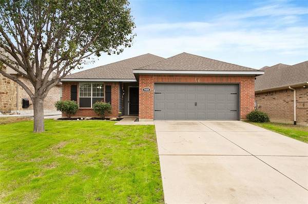 9404 Tierra Verde Drive,  Fort Worth,  TX 76177