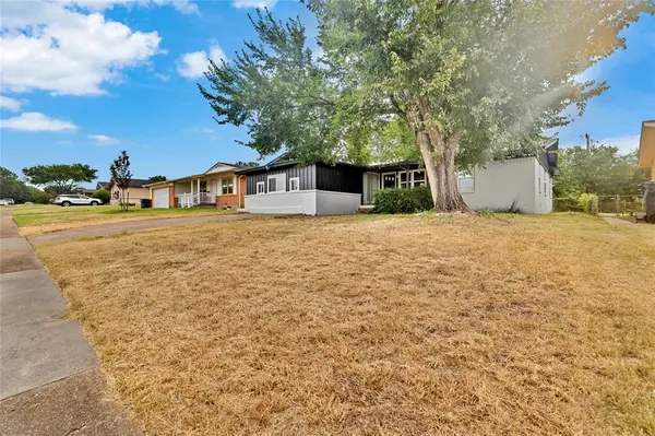 Dallas, TX 75216,4208 Huckleberry Circle