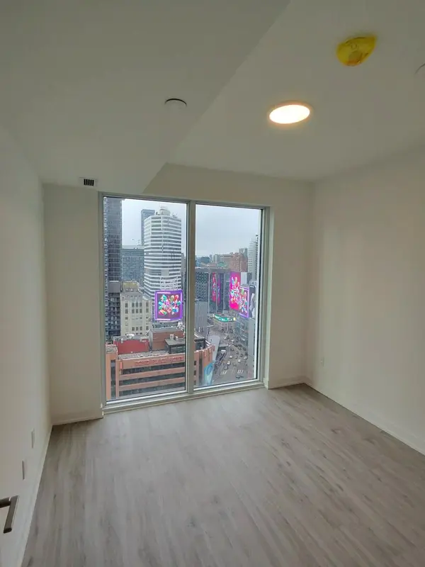 Toronto C08, ON M5B 1Z2,252 Church ST E #2816