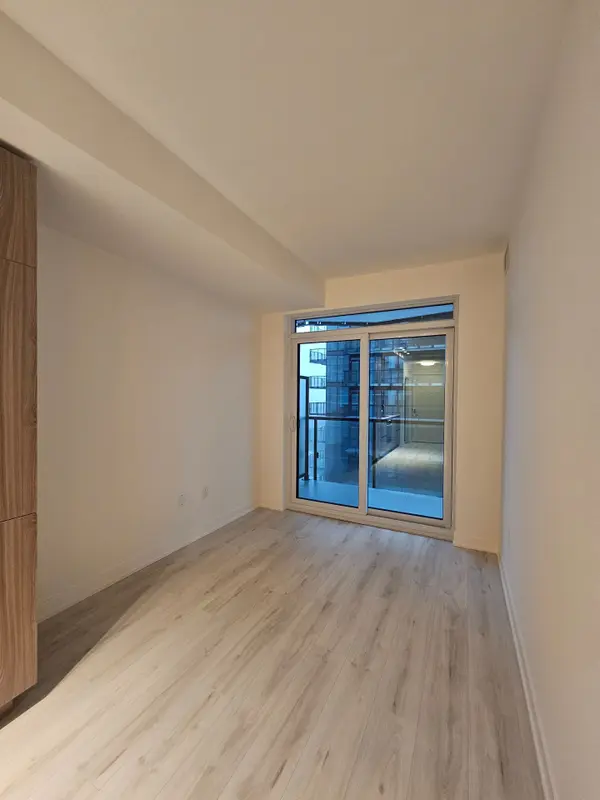 Toronto C10, ON M4P 0E9,110 Broadway AVE #2106