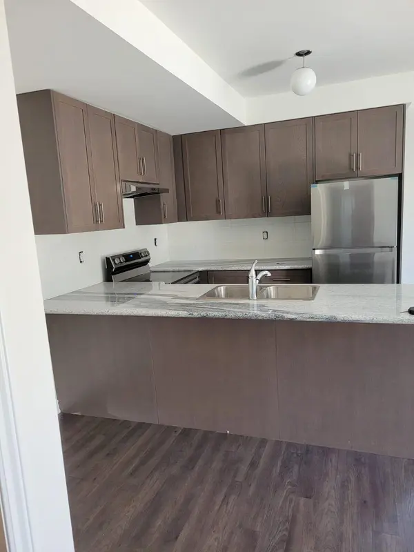 Brampton, ON L6P 4R1,70 Halliford PL #404