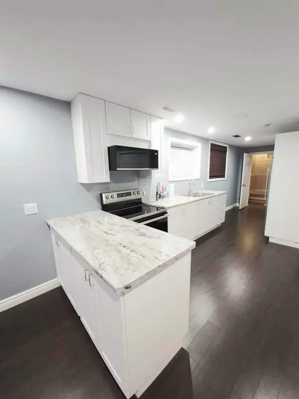 Welland, ON L3B 1A2,12 Vanier DR