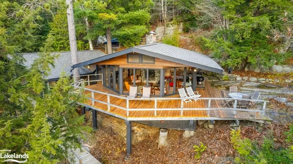 1023 WHYMAN RD, Algonquin Highlands, ON K0M 1S0