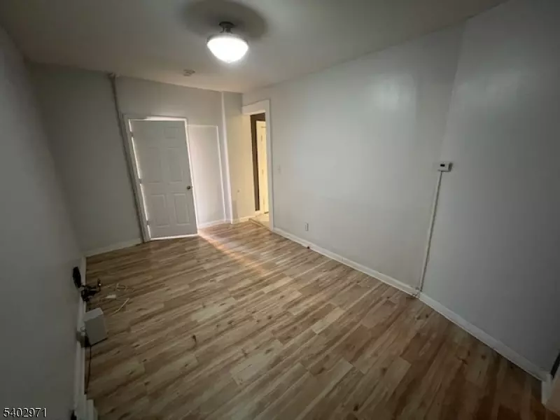 Newark City, NJ 07104,108 Chester Ave #1