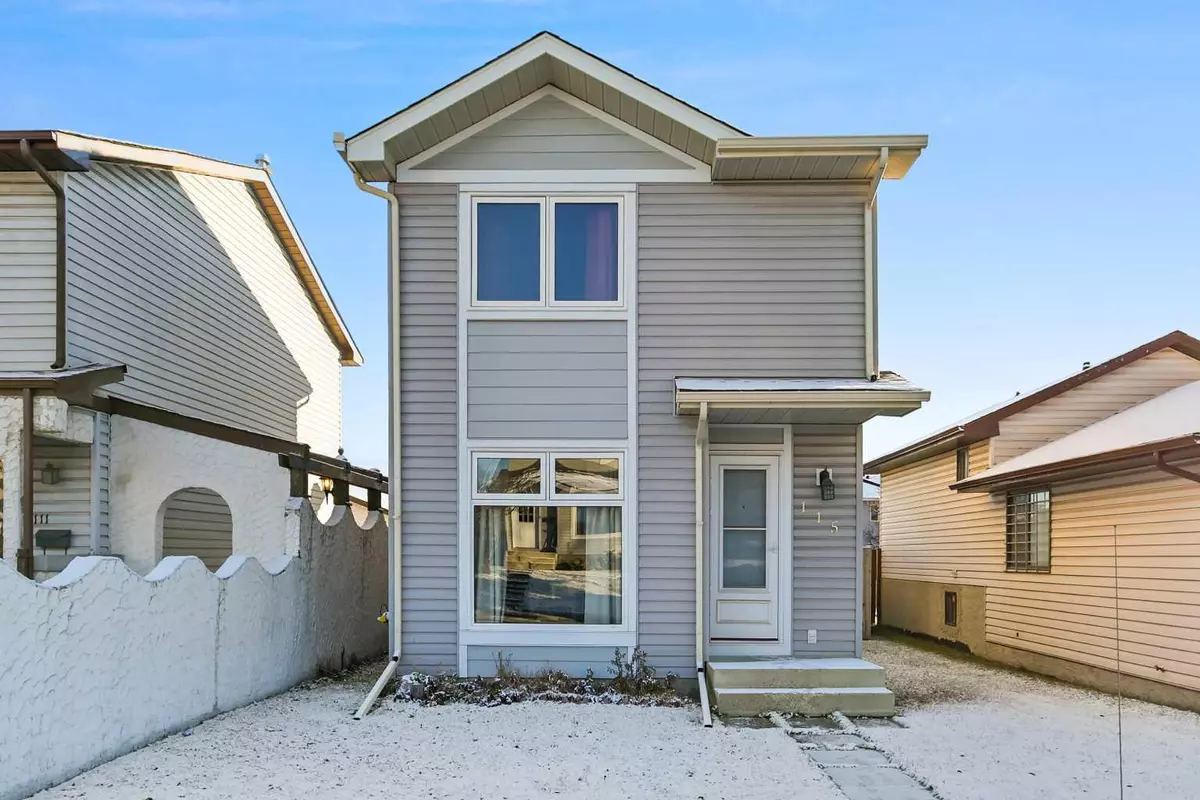 Calgary, AB T3J 1Y6,115 Castlegreen Close NE