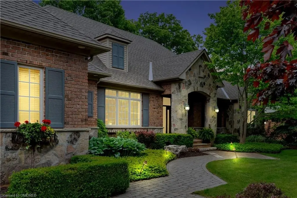 Hamilton, ON L0R 1H1,40 PARKSHORE PL