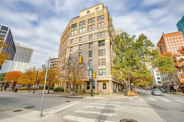 Fort Worth, TX 76102,910 Houston Street #301