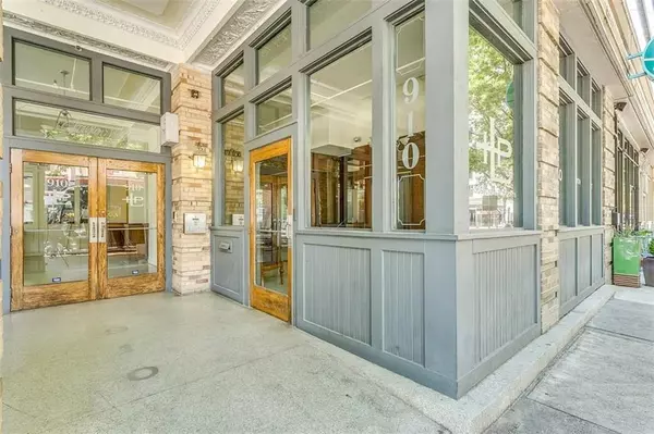 Fort Worth, TX 76102,910 Houston Street #301