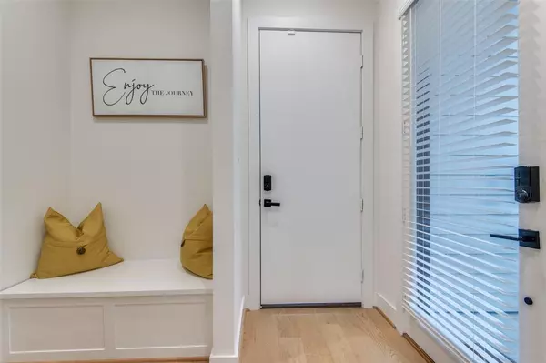 Dallas, TX 75223,1007 Mount Auburn Avenue