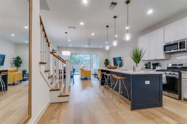 Dallas, TX 75223,1007 Mount Auburn Avenue