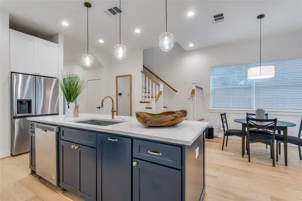 Dallas, TX 75223,1007 Mount Auburn Avenue