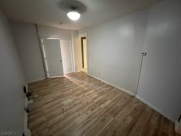 108 Chester Ave #1, Newark City, NJ 07104