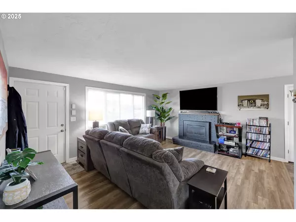 Springfield, OR 97477,1756 10TH ST