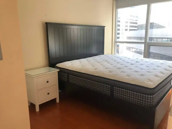 Toronto C01, ON M5G 2R3,763 Bay ST #502