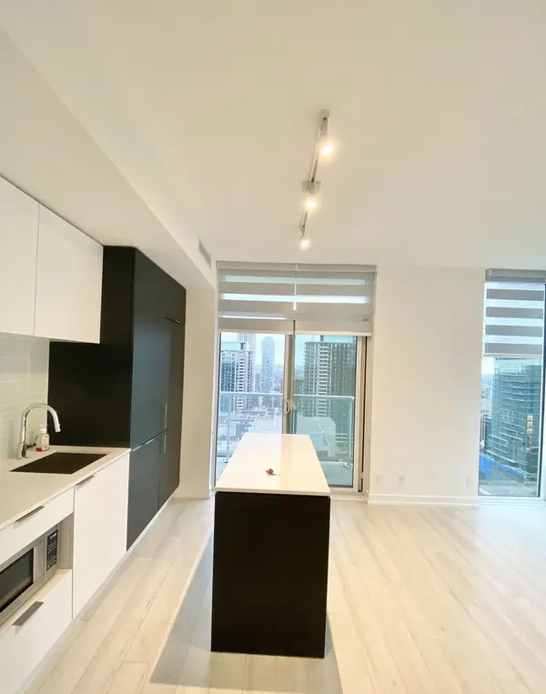 Toronto C03, ON M4R 0A4,33 Helendale AVE #1906