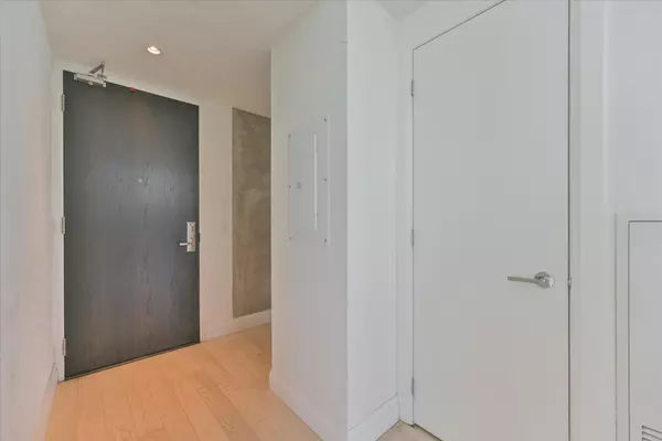 Toronto C01, ON M5H 0A6,224 King ST W #3006