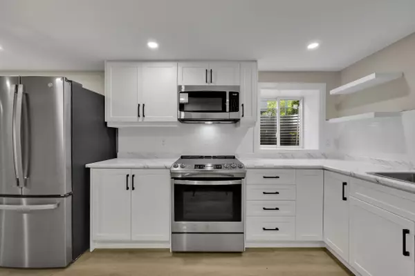 Oakville, ON L6L 2E8,2091 BRIDGE RD