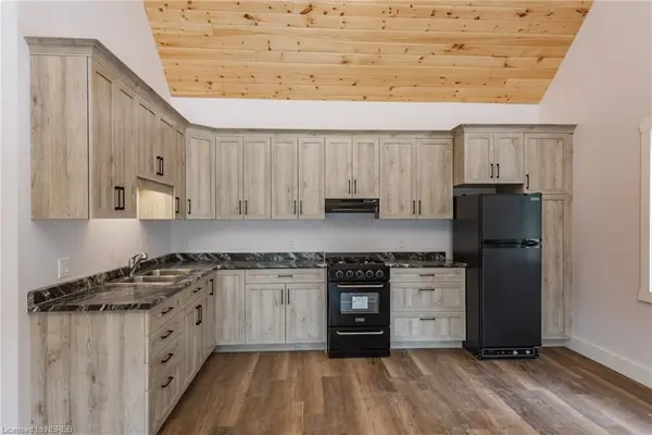 Mattawan, ON P0H 1V0,1255 SNAKE CREEK RD