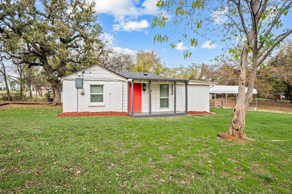 705 Moseley Street, Lake Dallas, TX 75065