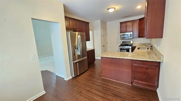 Novi, MI 48377,41594 Mitchell RD