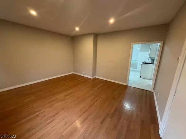 Union City, NJ 07087,139 40Th St