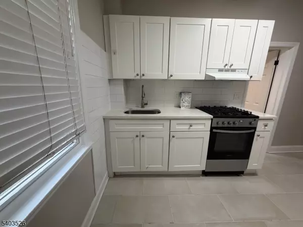 Union City, NJ 07087,139 40Th St