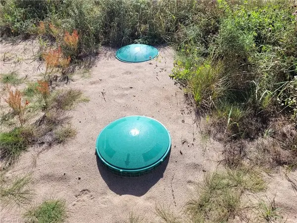 Papineau-cameron, ON P0H 1V0,2120 PAPINEAU RD