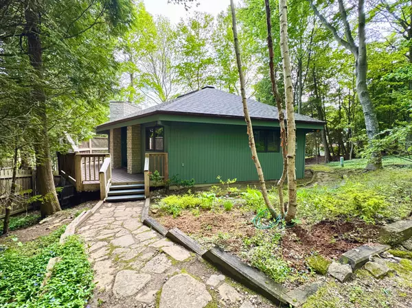 Northern Bruce Peninsula, ON N0H 1W0,15 Georgian DR