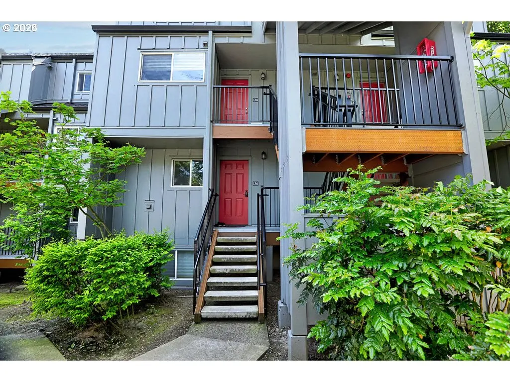 Lake Oswego, OR 97035,4 TOUCHSTONE #138