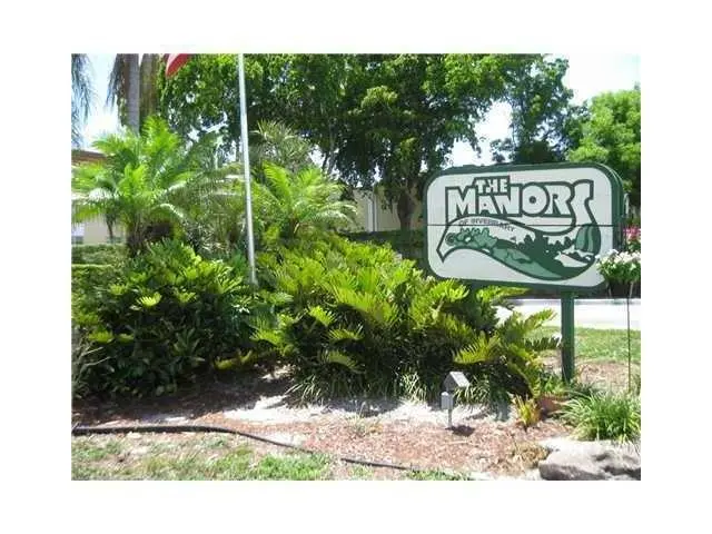 Lauderhill, FL 33319,4164 INVERRARY DR #806