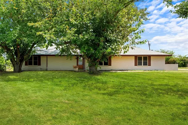 9832 County Road 540,  Lavon,  TX 75166