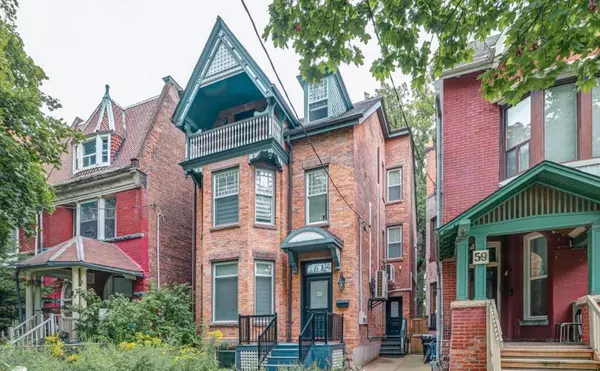 Toronto C01, ON M5S 2L8,61 Brunswick AVE