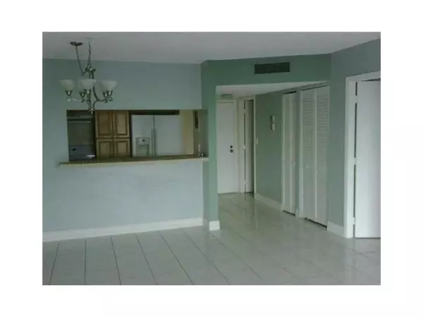 Lauderhill, FL 33319,4164 INVERRARY DR #806