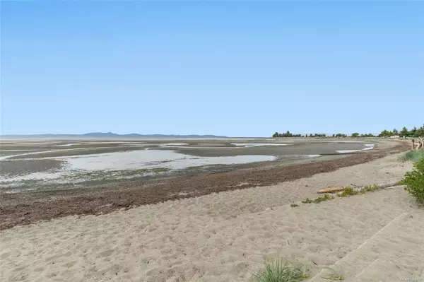 Parksville, BC V9P 0B1,194 Beachside Dr #302