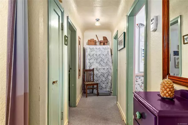 Comox, BC V9M 1Y1,1963 Buena Vista Ave