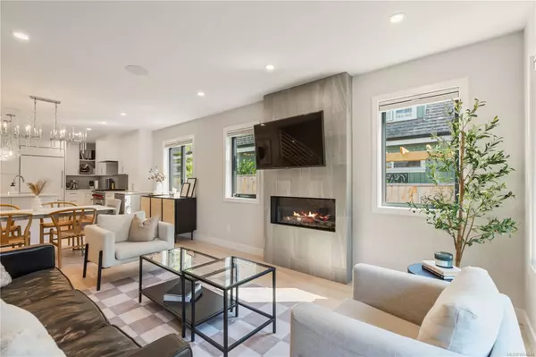 Oak Bay, BC V8S 3E1,2268 Windsor Rd