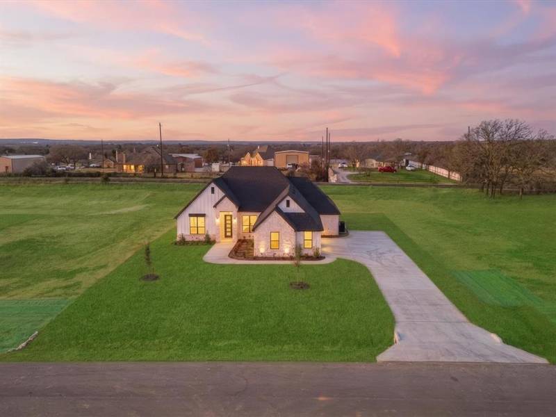 2005 Forest Bridge Drive, Azle, TX 76020